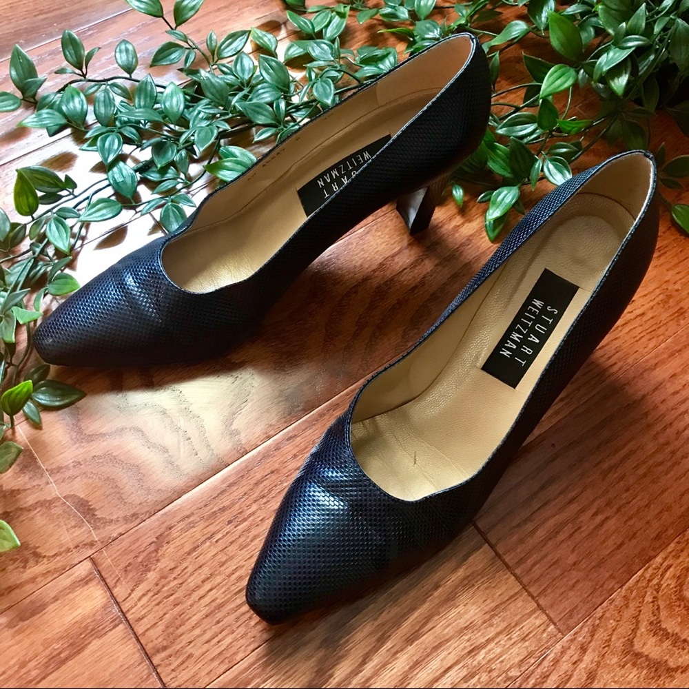 Navy Stuart Weitzman pumps 9.5